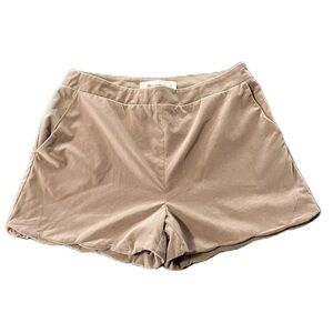 The impeccable pig suede scalloped shorts
